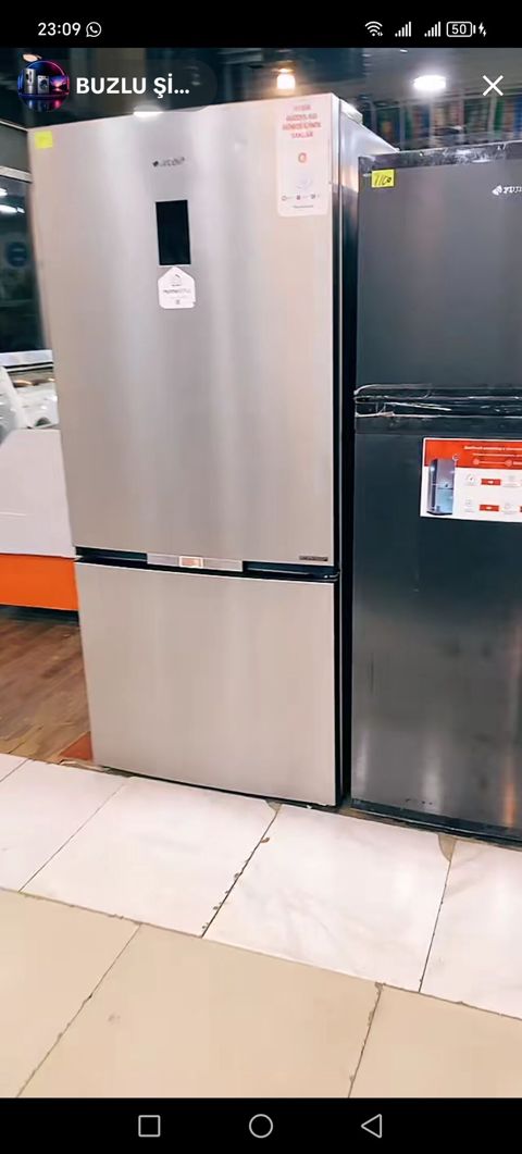 Buzxana aşağıda olan iki qapılı, paslanmayan poladdan (inox) korpuslu — Digah