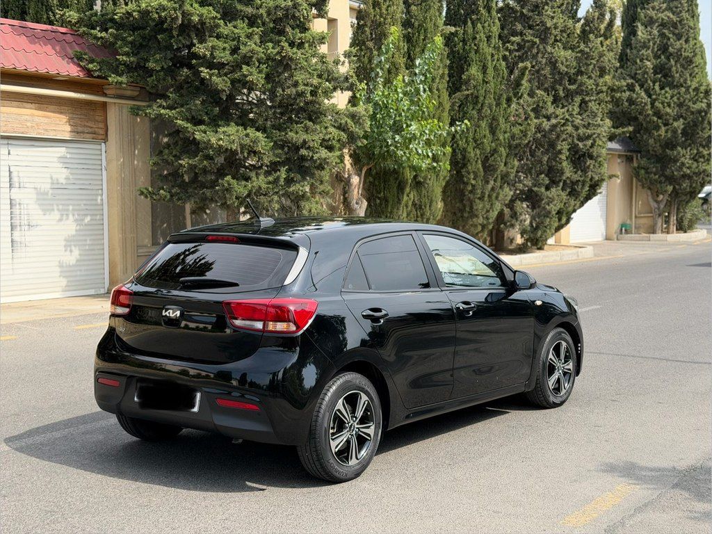 Kia Rio, 1.4 L, 2023 il, 20 100 km — Avtomobillər, Bakı (3)