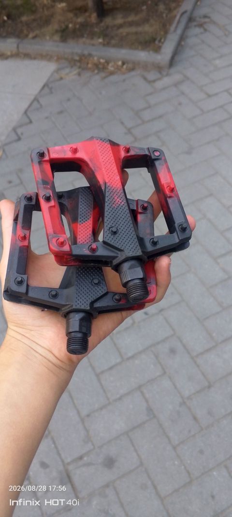 Velosiped üçün platforma pedalları (cüt) - Rəng: qara/qırmızı — Bakı