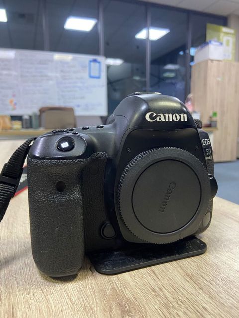 Fotoaparat Canon 5D Mark 4 — Bakı