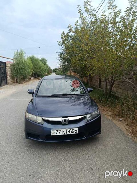 Honda Civic, 1.3 L, 0.9 kWh, 2009 il, 350 000 km