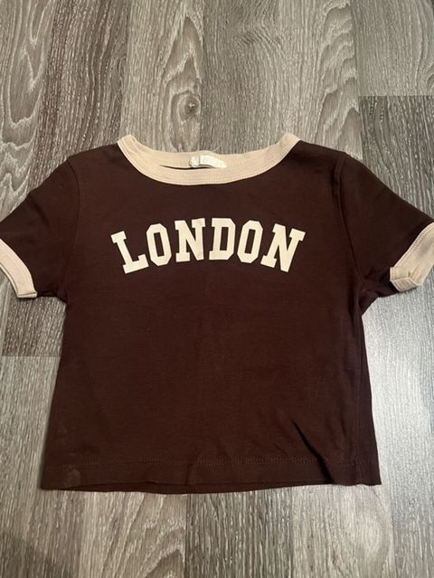 Qısaqol qadın/kid t-shirt – “London” yazılı - Rəng: tünd qəhvəyi, bej — Bakı