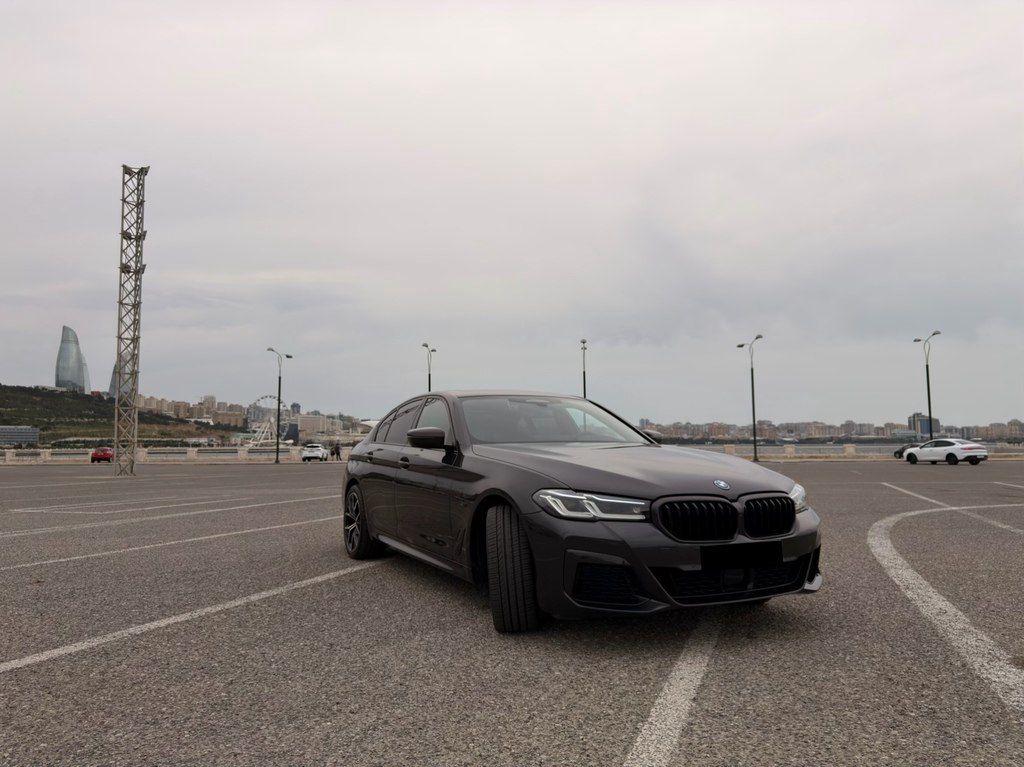 BMW 530e, 2.0 L, 12 kWh, 2022 il, 51 000 km — Avtomobillər, Bakı (3)
