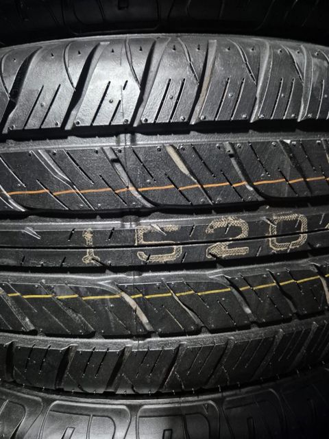 Dunlop təkərləri 285/50 R20 — Bakı