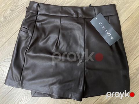 Amısu qadın şort-ətək SIZE-36 beden 36 dəridəndir heç geyinilməyib — Bakı