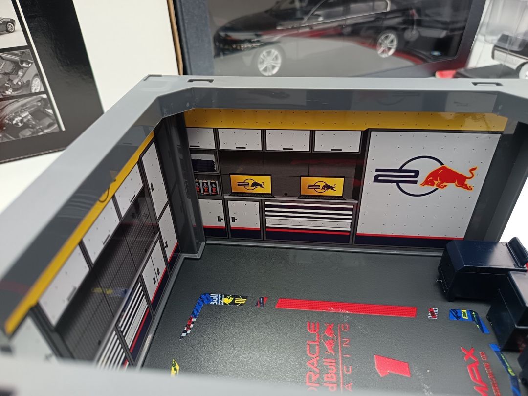 Pit Stop Red Bull dioarama 1/43 — Kolleksiyalar, Bakı (5)