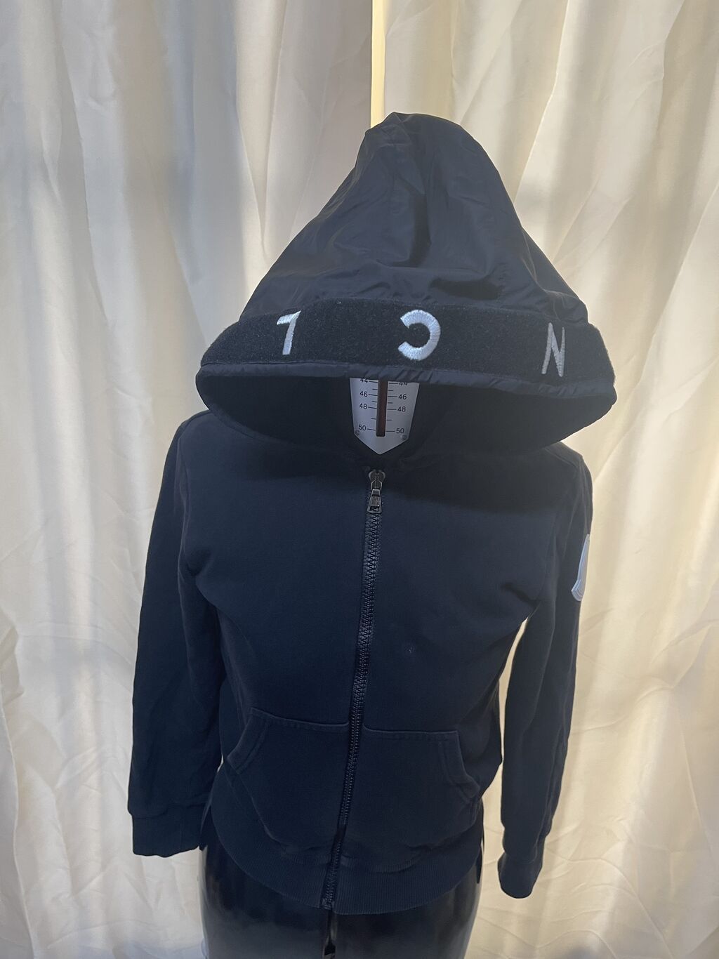 Svitşot, Moncler, S, rəng - Qara — Şəxsi əşyalar, Bakı (2)