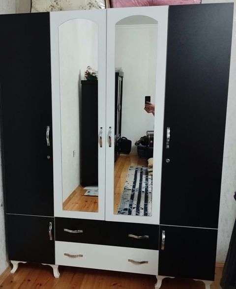 Dolab satılır qiymət 100azn ünvan Yasamal Sevgi 4750 — Bakı