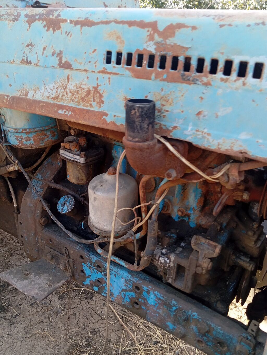 Minsk MTZ-50/52 seriyasından mavi rəngli tək kabinalı traktor — Traktorlar, Biləsuvar (6)