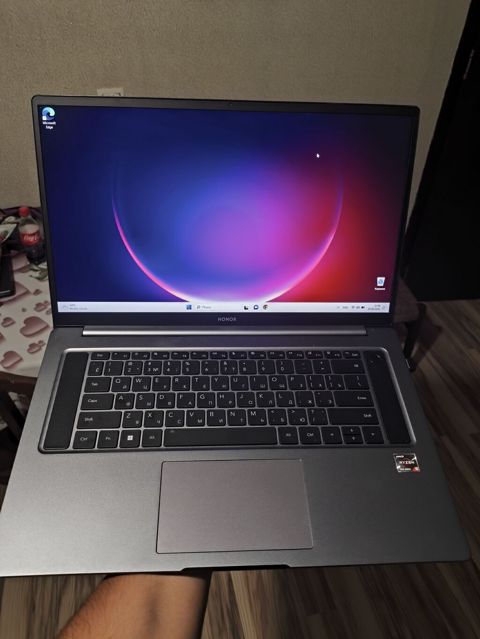 Honor MagicBook 16 Nodbuk Rusiyadan Alinib Ve Demey Olar Islenmeyib — Bakı