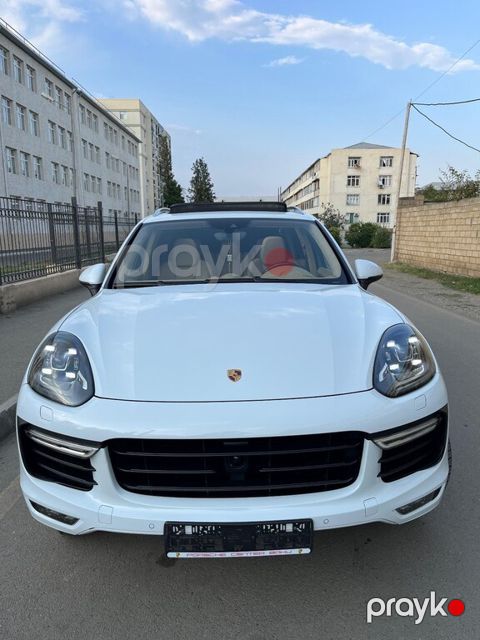 Porsche Cayenne Turbo, 4.8 L, 2015 il, 118 100 km