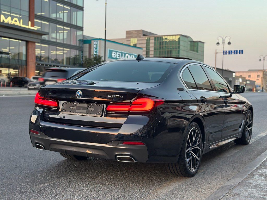 BMW 530e, 2.0 L, 12 kWh, 2022 il, 72 000 km — Avtomobillər, Bakı (10)