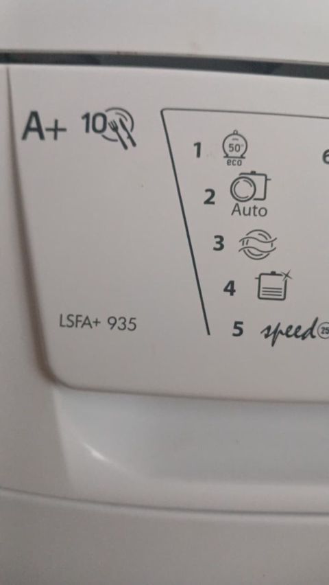 Qabyuyan maşın Hotpoint-Ariston, Ensiz (45 sm.), İşlənmiş — Bakı