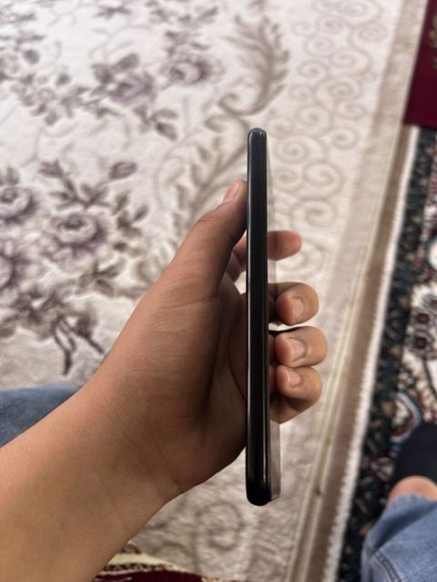 Xiaomi Redmi - Brend: Redmi (Xiaomi) - Rəng: Qara - Arxa tərəf — Bərdə