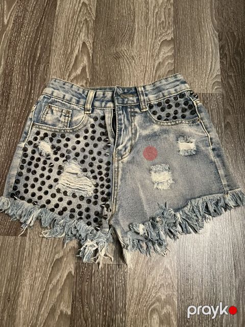 Qadın denim şort - Model: Yüksək belli, qısa kəsim - Material: Açıq