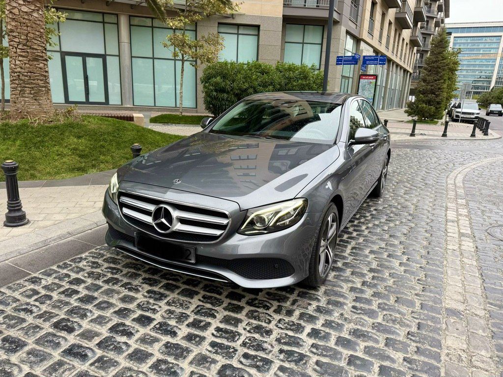 Mercedes E 220 d, 2.0 L, 2018 il, 179 300 km — Avtomobillər, Bakı (3)