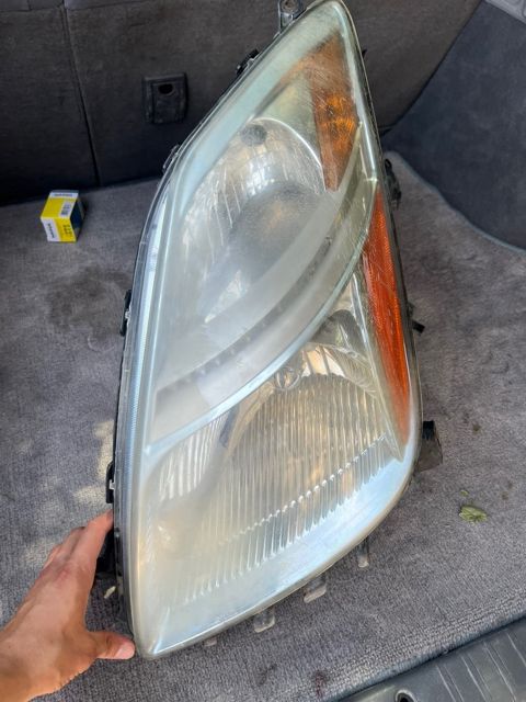 Toyota Prius ön farası — Gəncə