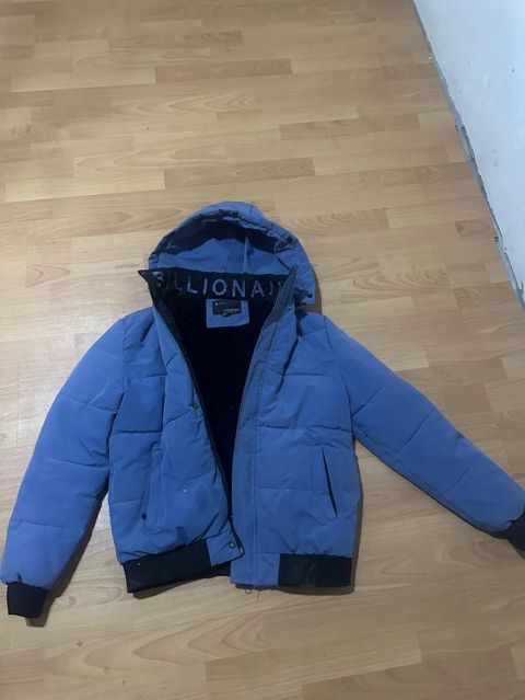 Bıllıonaıre stilində mavi qışlıq jaket - Rəng: mavi - Kapüşonlu model — Digah