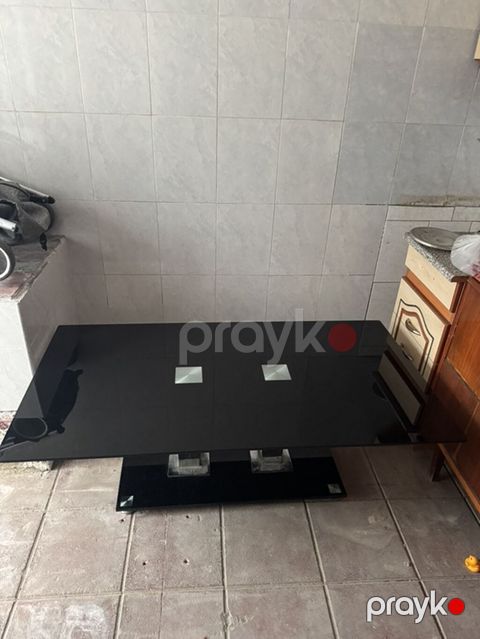 Qara şüşə çay masasısı - Material: Yüksək cilalı, bərk temperli qara — Masazır