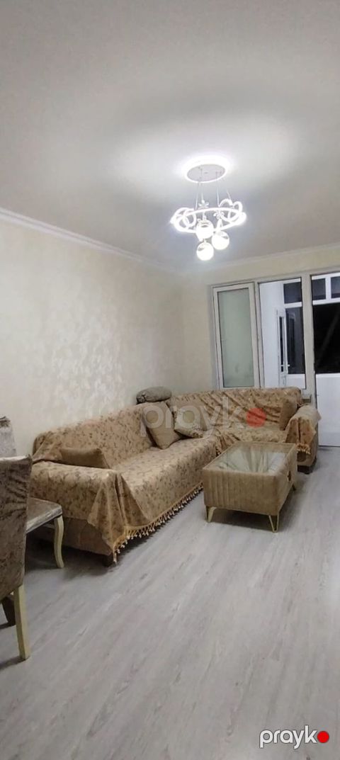 Kiraye verilir 2telebe qıza.her biri 200azn odemekle.unvan: Nizami