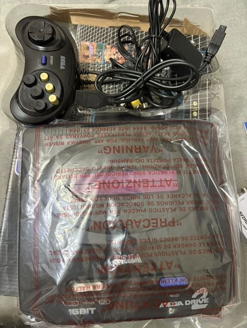 Sega Mega Drive II 16-bit video oyun konsolu Tezedi hec istivade — Bakı