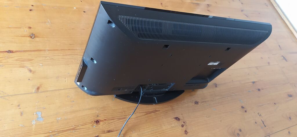 Sony Bravia LCD televizor, uzaqdan idarəetmə pultu ilə. işleyir — Televizorlar, Şəki (3)