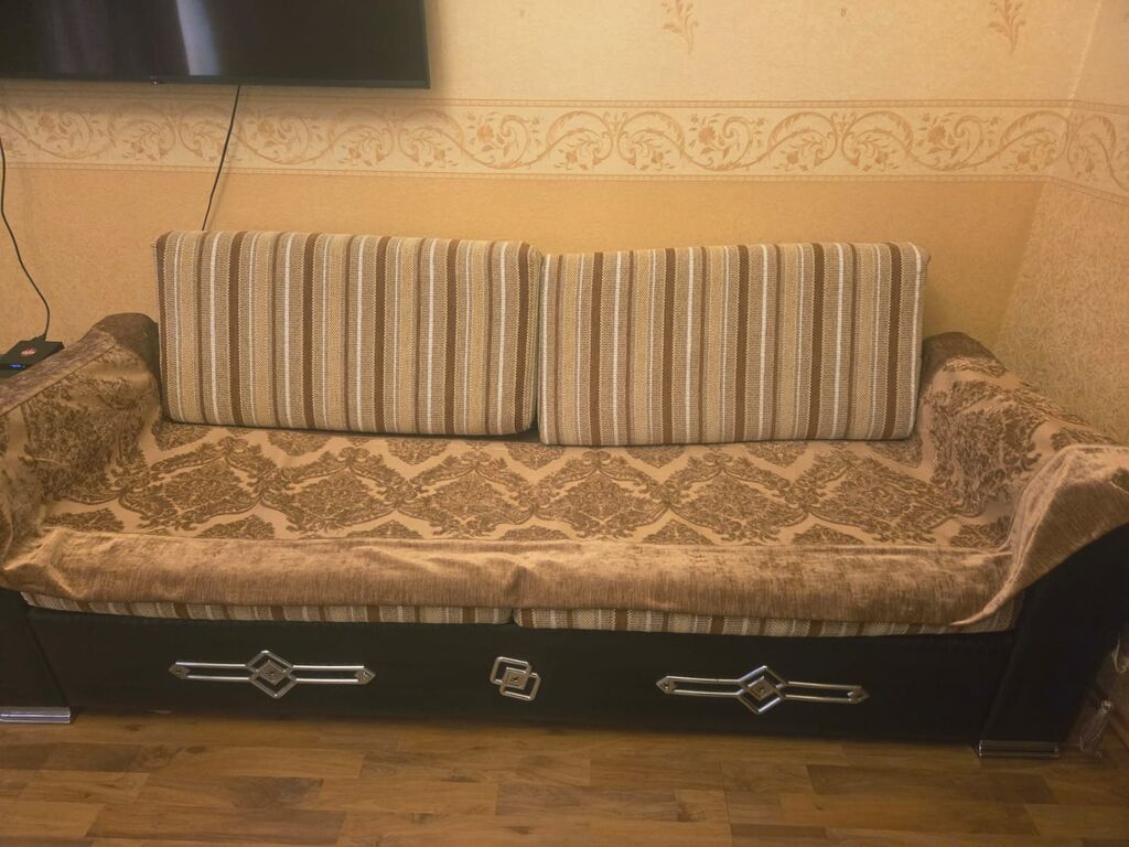 İşlənmiş, Klassik divan, Bazasız, Açılan — Mebel, Bakı (2)