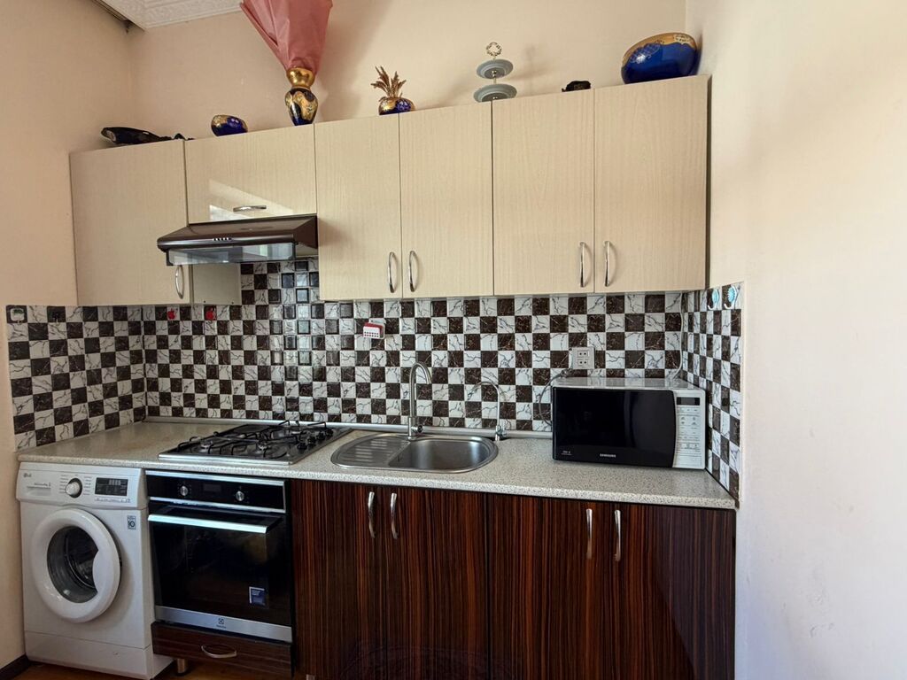 Mətbəx mebeli 250₼. Ölçü 2.65 uzunluğ,eni 60 sm. Üstündə moyka — Mətbəx mobilyası, Digah (2)