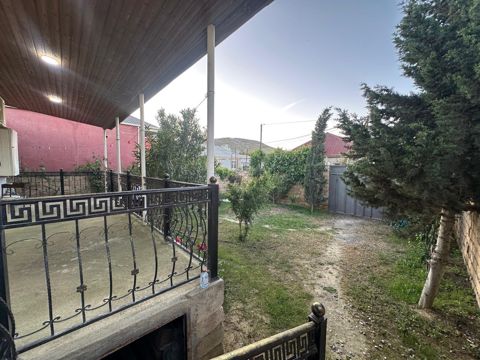 Həyət evi, Binəqədi r — Bakı