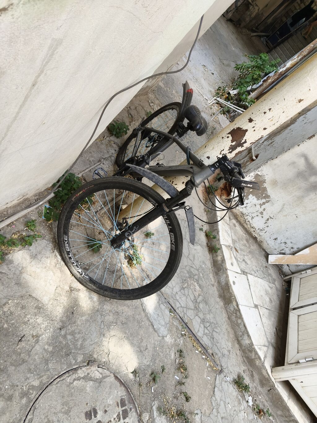 Şəhər/kross tipli velosiped Xüsusiyyətlər: - Yüngül alüminiuma bənzər — Velosipedlər, Bakı (2)