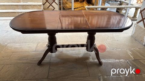 Klassik üslubda uzadıla bilən yemək masası - Material: bərk ağac