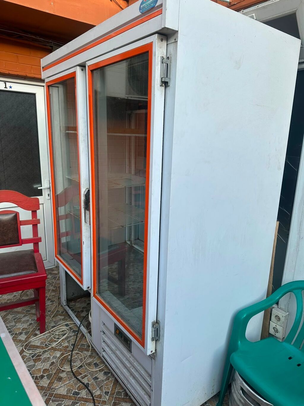 Vitrin tipli soyuducu - İki qapılı, şüşə vitrinli model – məhsulların — Biznes və avadanlıq, Bakı