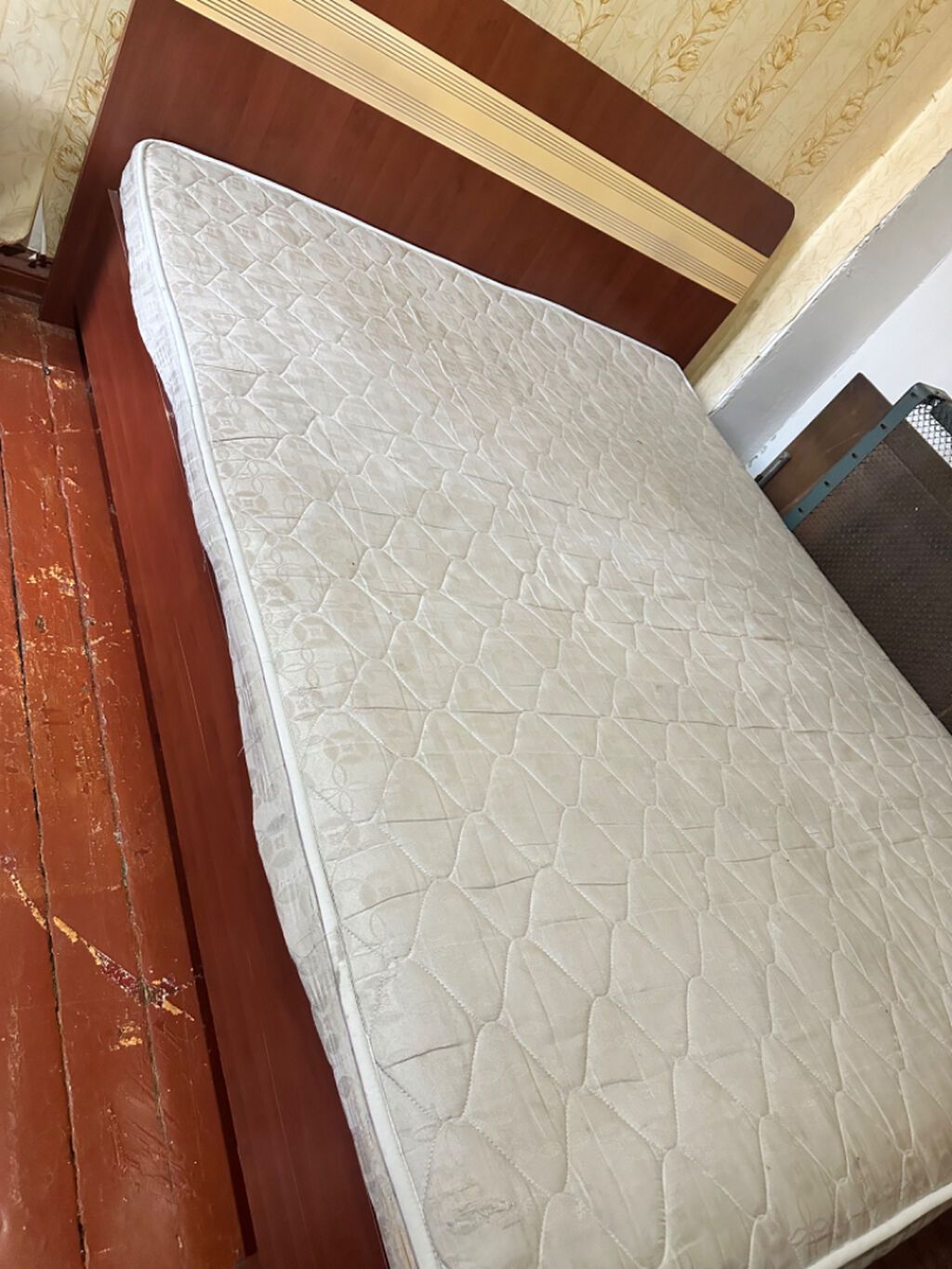 İşlənmiş, İkinəfərlik çarpayı, Bazasız, Matras ilə, Siyirməsiz — Mebel, Bakı (2)