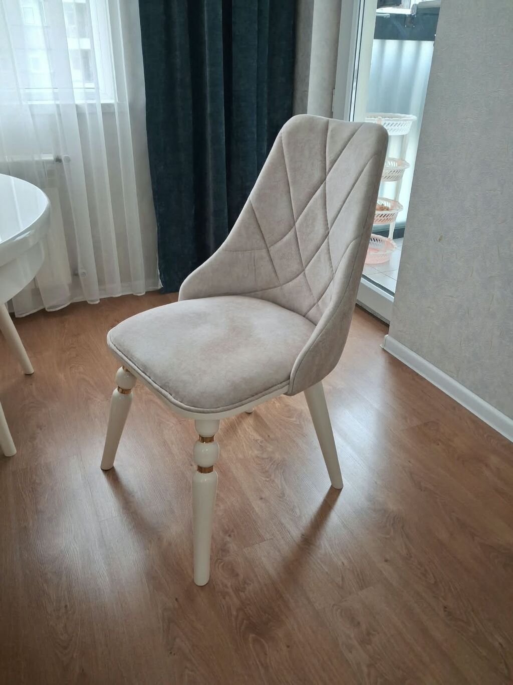 Qonaq otağı üçün, İşlənmiş, Açılmayan, Yumru masa, 4 stul — Mebel, Bakı (5)