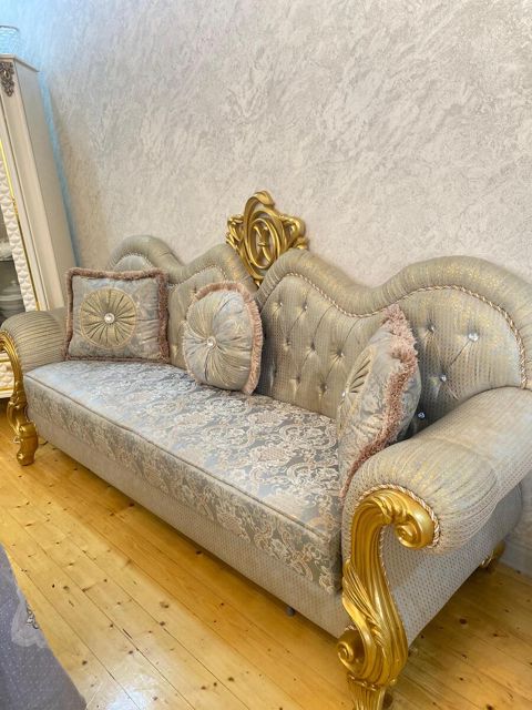 Klassik divan — Bakı