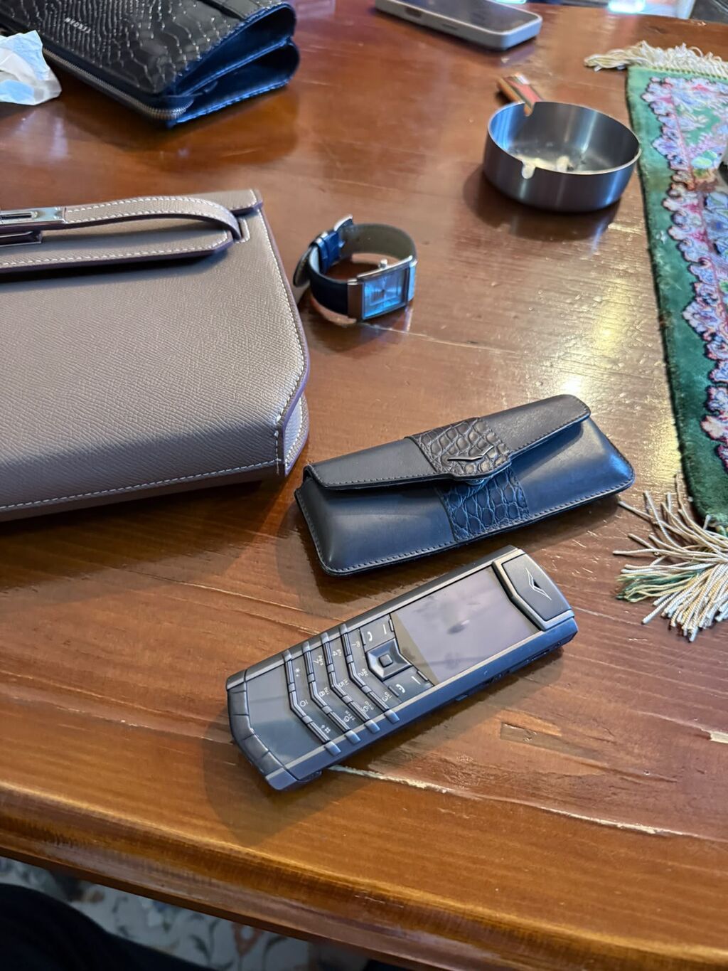Vertu rəng - Qara — Vertu, Bakı (3)