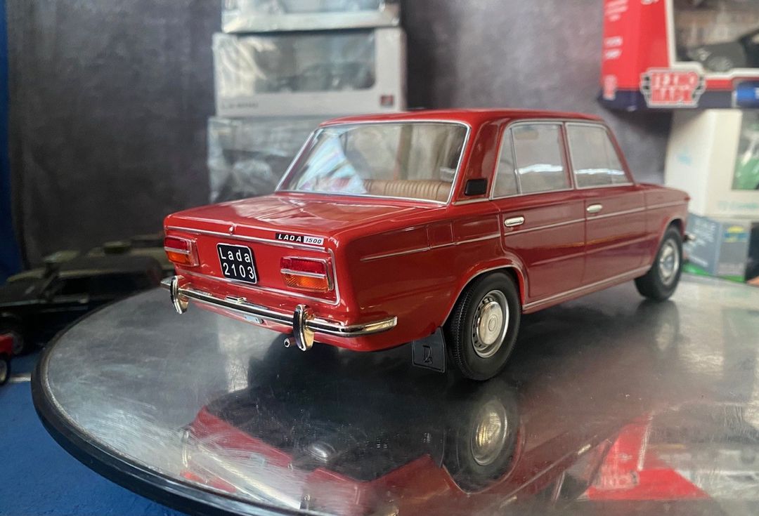 Коллекционная модель VAZ-2103 Lada-1500 Red 1972 — Kolleksiyalar, Bakı (11)