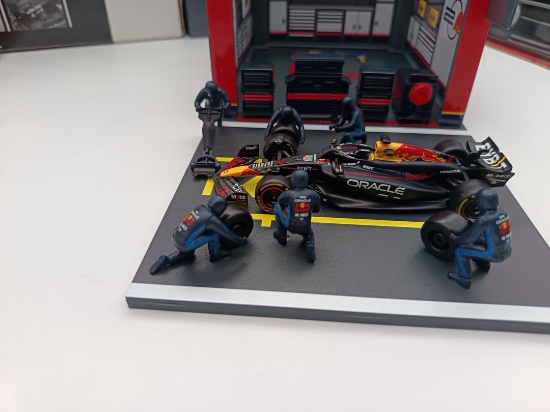 Pit Stop Red Bull dioarama 1/43 — Kolleksiyalar, Bakı (8)