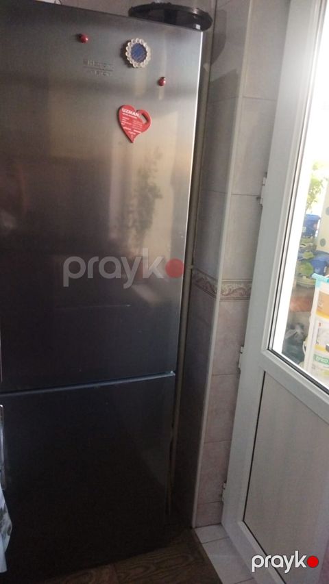 Hisense iki qapılı soyuducu - Rəng: inox/smoke boz (paslanmayan polad