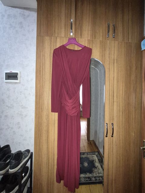 Qadın uzun paltar - Rəng: tünd bordo/şərab rəngi - Model: uzun — Bakı