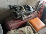 Yenidir. İşlənməyib Sənaye tipli hava kompressoru - Horizontal, iri — Насосы и компрессоры