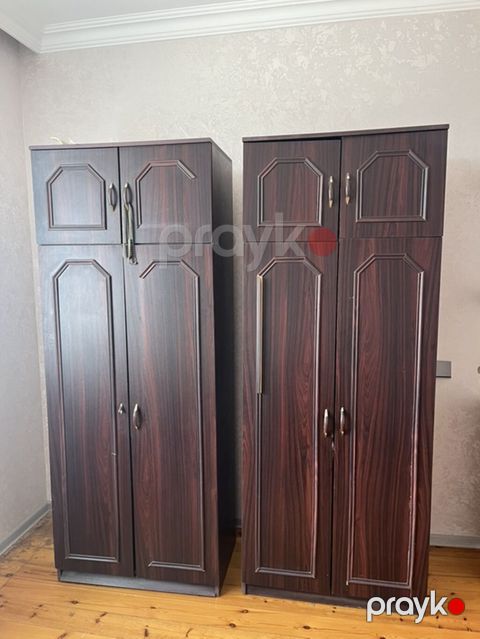 Paltar wkafi satilir.2 si birlikde 50 azn