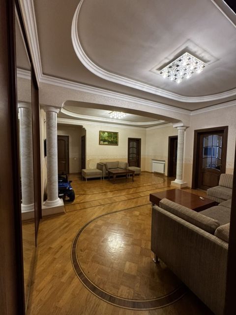 İnşaatçılar metrosunun TAM yanında — 150 m², 3 otaqlı, tam əşyalı — Bakı