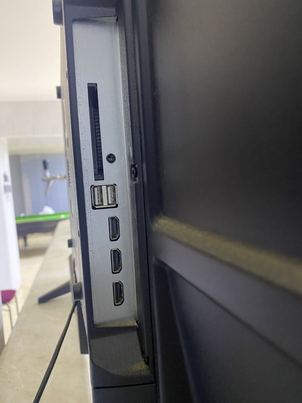 65 düym diaqonallı LED televizor Xüsusiyyətlər: - Geniş ekran, nazik — Televizorlar, Masazır (3)