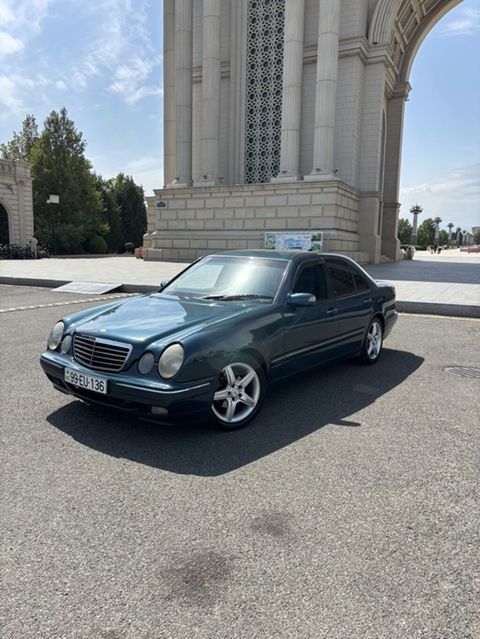 Mercedes-Benz E-Class: 2.4 l 2000 il Sedan — Goranboy