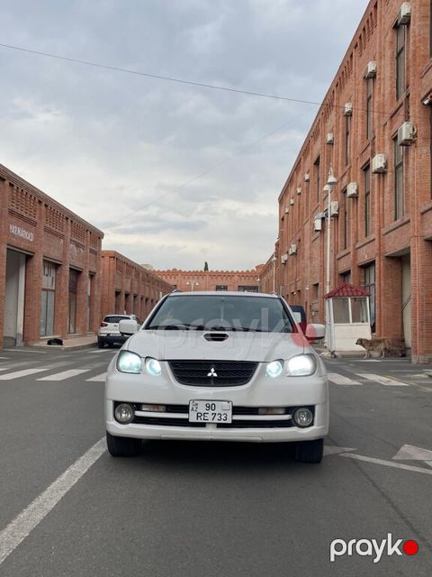 Mitsubishi Airtrek, 2.0 L, 2002 il, 334 100 km