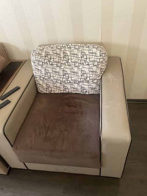 İki hissədən ibarət yumşaq mebel dəsti - Tərkib: 1 nəfərlik kreslo və — Bakı