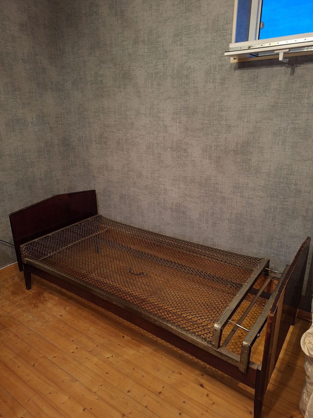 İşlənmiş, Təknəfərlik çarpayı, Bazasız, Siyirməsiz, Rusiya — Mebel, Digah (2)
