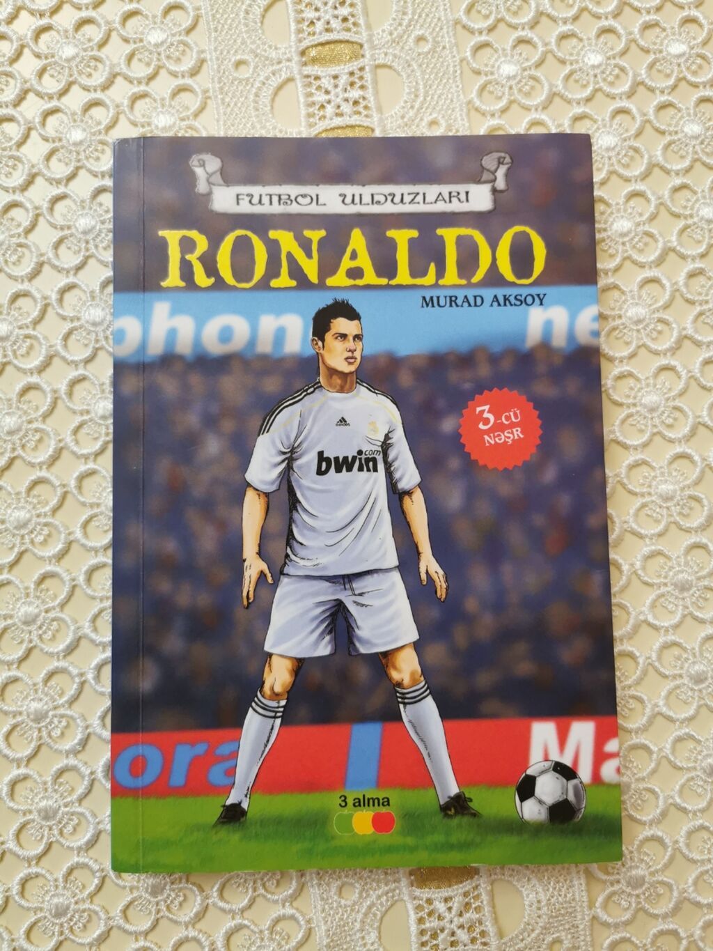 Məhsul: Kitab – “Ronaldo” (Futbol Ulduzları seriyası) Ronaldo — Kitablar və jurnallar, Masazır