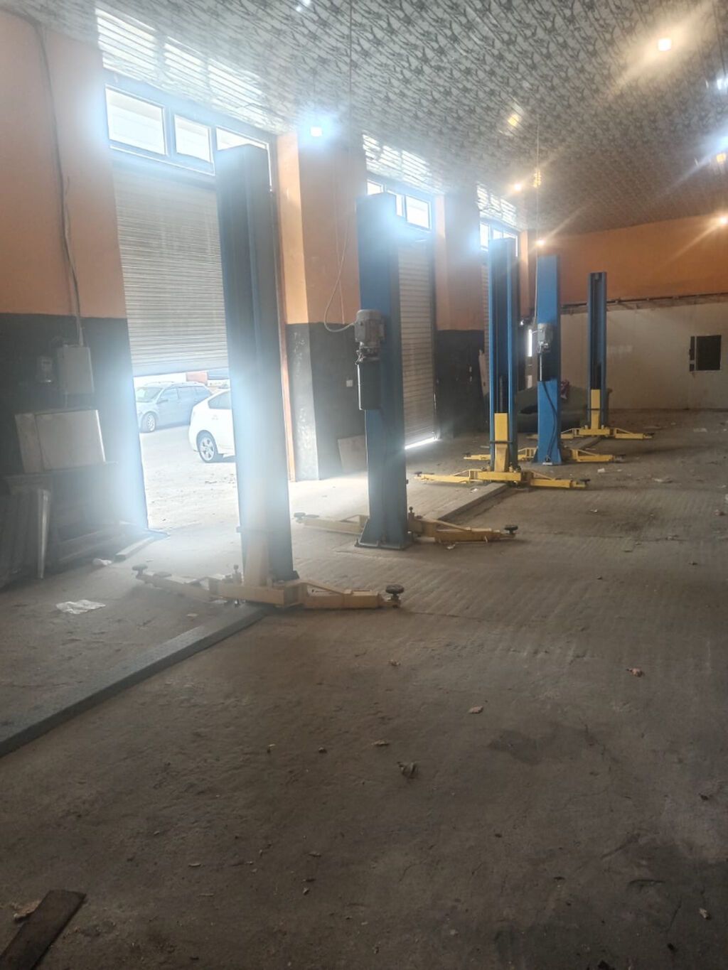 Kirayə afto servis 4 bokslu tam şəraitli əlavə ehtiyyat hissələri — Daşınmaz əmlak, Bakı (5)